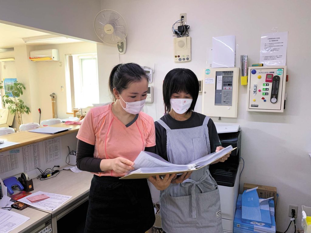 セルフ1号館スタッフの打ち合わせ風景