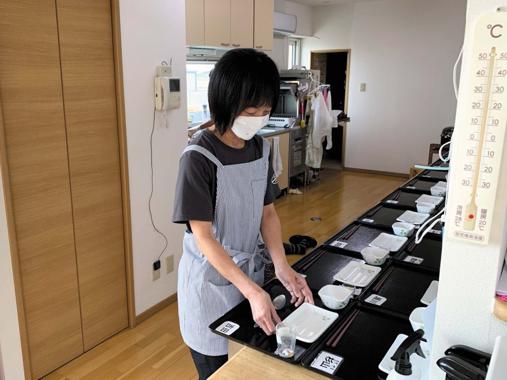 セルフ1号館スタッフの仕事風景